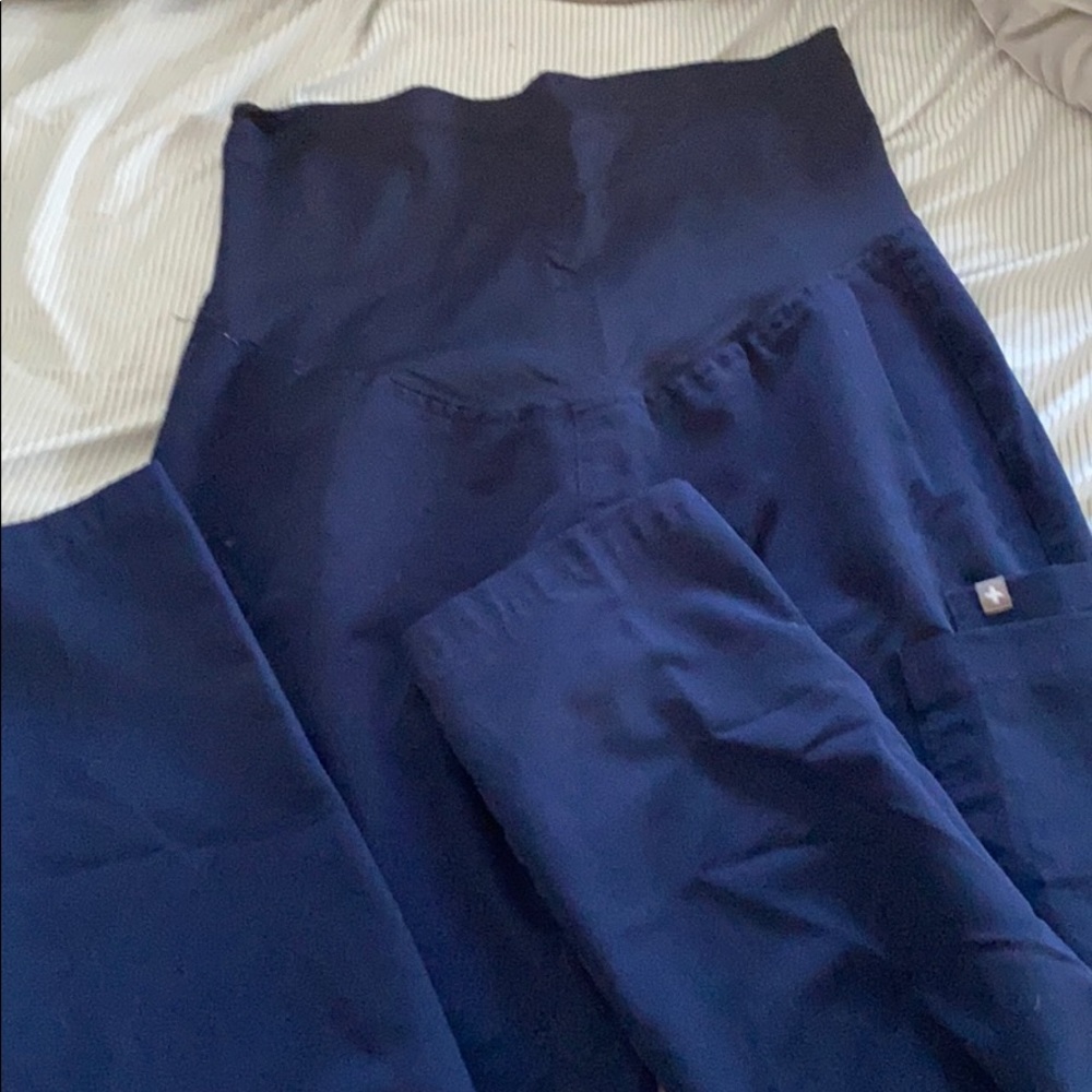 Figs maternity pants size small